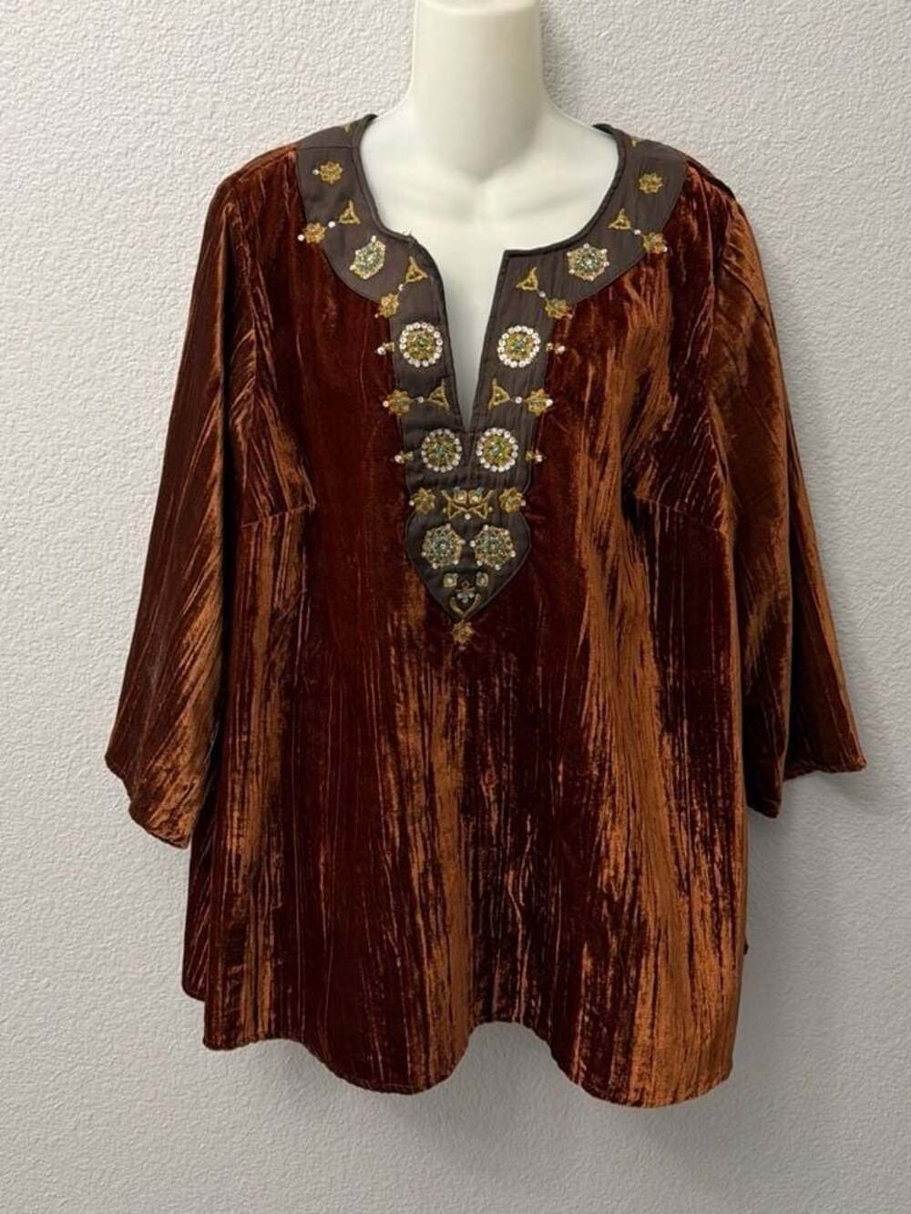 Venezia Lane Bryant Brown Velvet Embellished Pullover Tunic Top Size 18/20